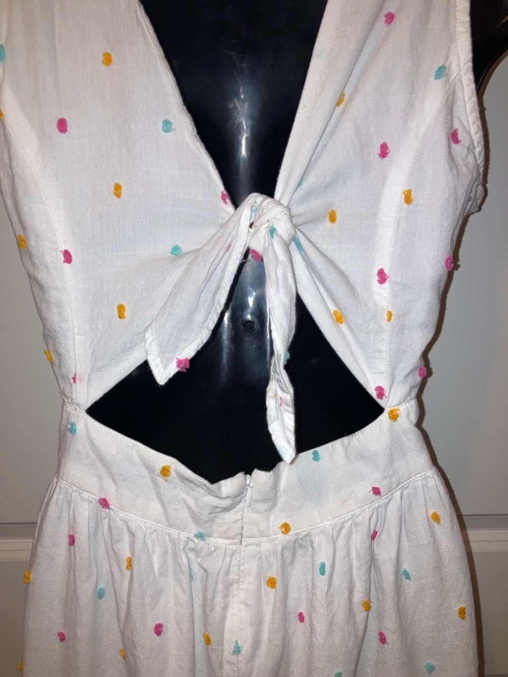 Crown & ivy White Sleeveless Maxi Dress with Colorful Embroidery - Size: 10 - Picture 4 of 13